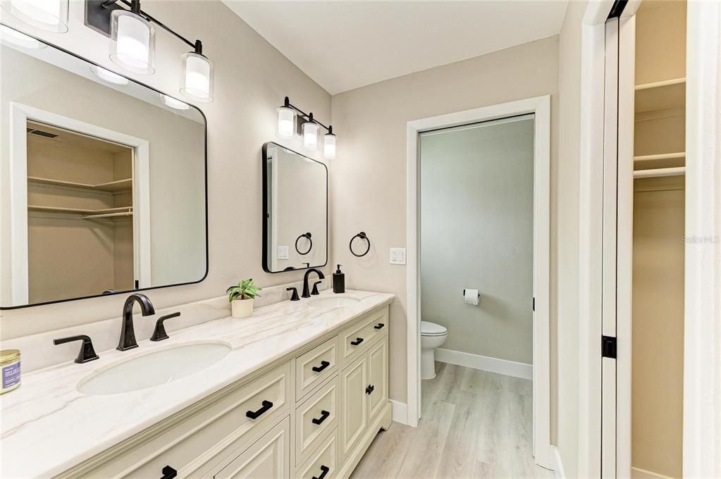 En Venta: $699,900 (3 camas, 3 baños, 1904 Pies cuadrados)