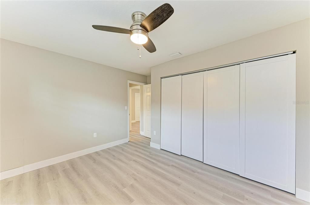 En Venta: $699,900 (3 camas, 3 baños, 1904 Pies cuadrados)