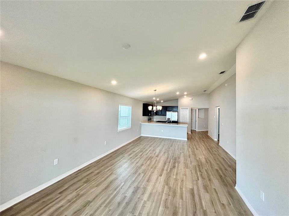 На продажу: $375,000 (3 спален, 2 ванн, 1479 Квадратных фут)