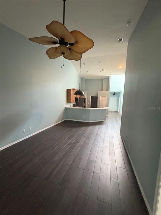 For Rent: $1,950 (2 beds, 2 baths, 1419 Square Feet)