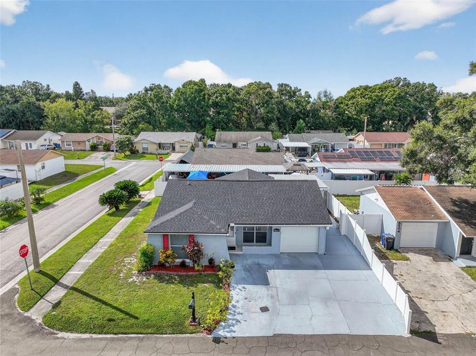 Под контрактом: $359,000 (2 спален, 2 ванн, 1320 Квадратных фут)