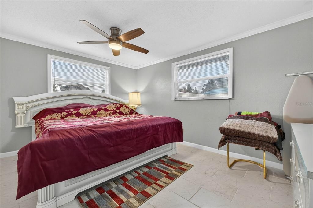 Под контрактом: $359,000 (2 спален, 2 ванн, 1320 Квадратных фут)