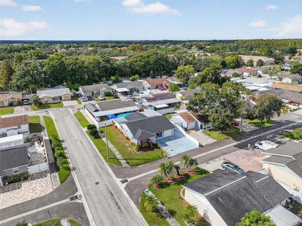 Под контрактом: $359,000 (2 спален, 2 ванн, 1320 Квадратных фут)