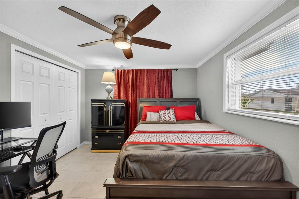 Под контрактом: $359,000 (2 спален, 2 ванн, 1320 Квадратных фут)