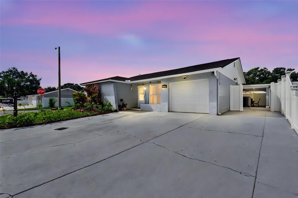 Под контрактом: $359,000 (2 спален, 2 ванн, 1320 Квадратных фут)