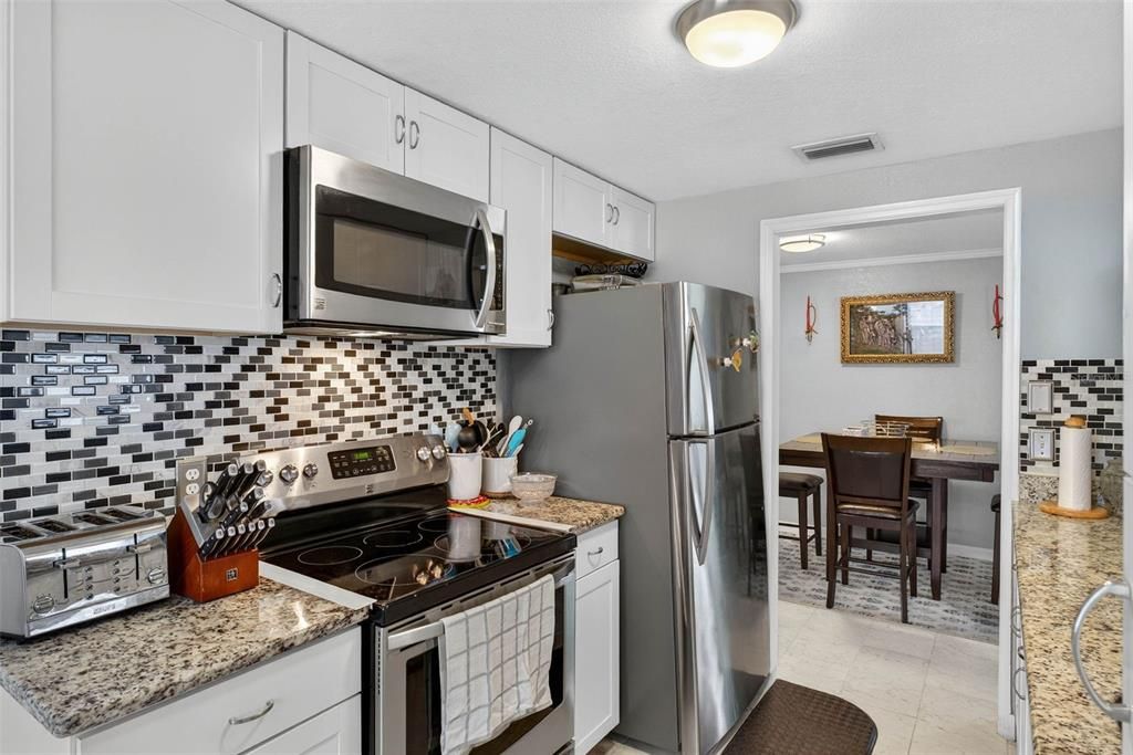 Под контрактом: $359,000 (2 спален, 2 ванн, 1320 Квадратных фут)