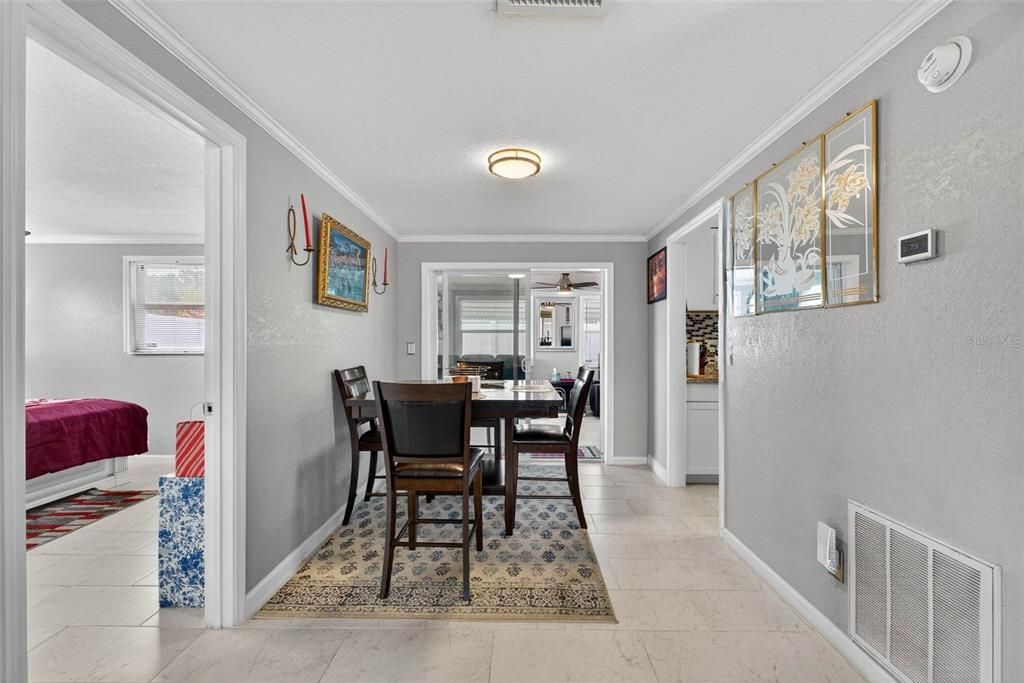 Под контрактом: $359,000 (2 спален, 2 ванн, 1320 Квадратных фут)