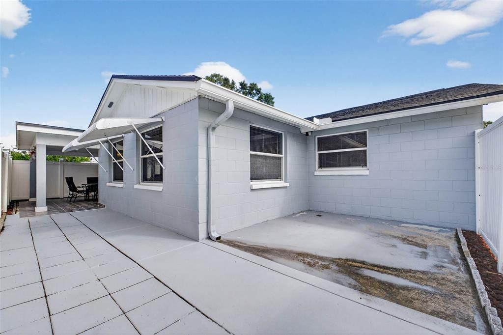 Под контрактом: $359,000 (2 спален, 2 ванн, 1320 Квадратных фут)