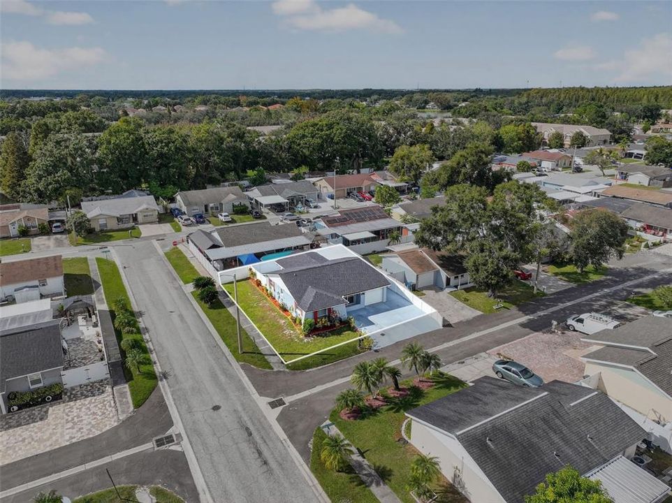 Под контрактом: $359,000 (2 спален, 2 ванн, 1320 Квадратных фут)