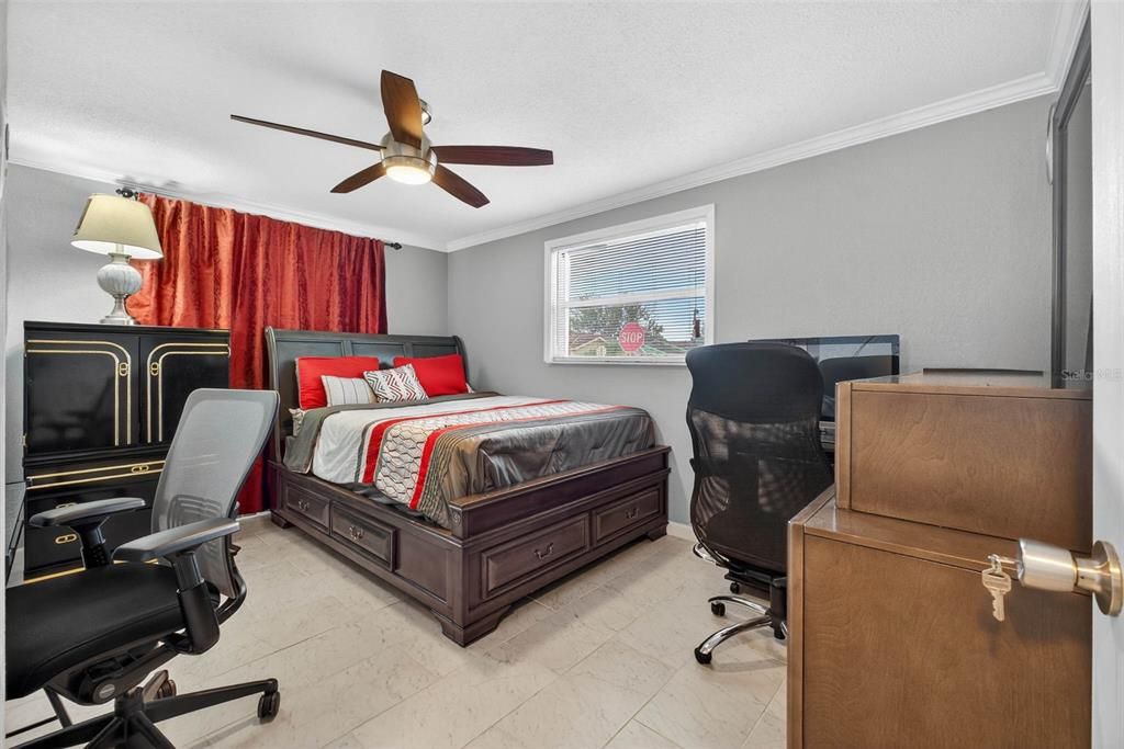 Под контрактом: $359,000 (2 спален, 2 ванн, 1320 Квадратных фут)