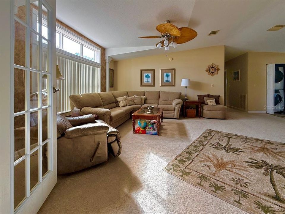 Active With Contract: $299,900 (3 beds, 3 baths, 1829 Square Feet)