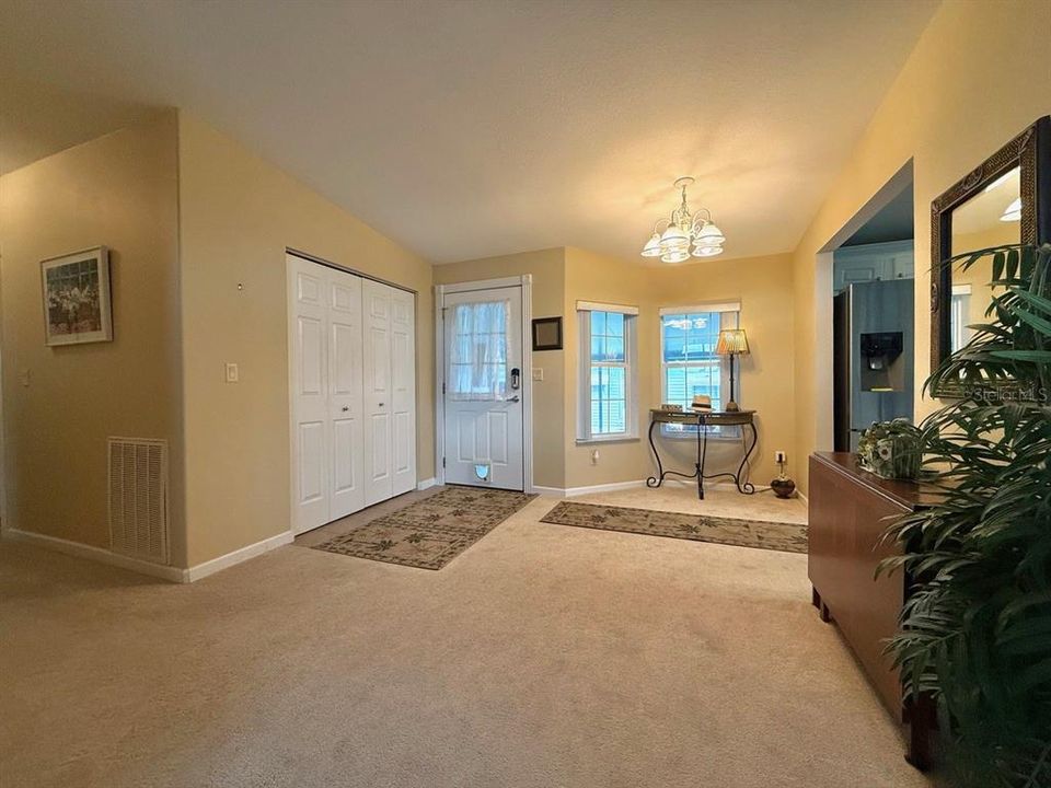 Active With Contract: $299,900 (3 beds, 3 baths, 1829 Square Feet)