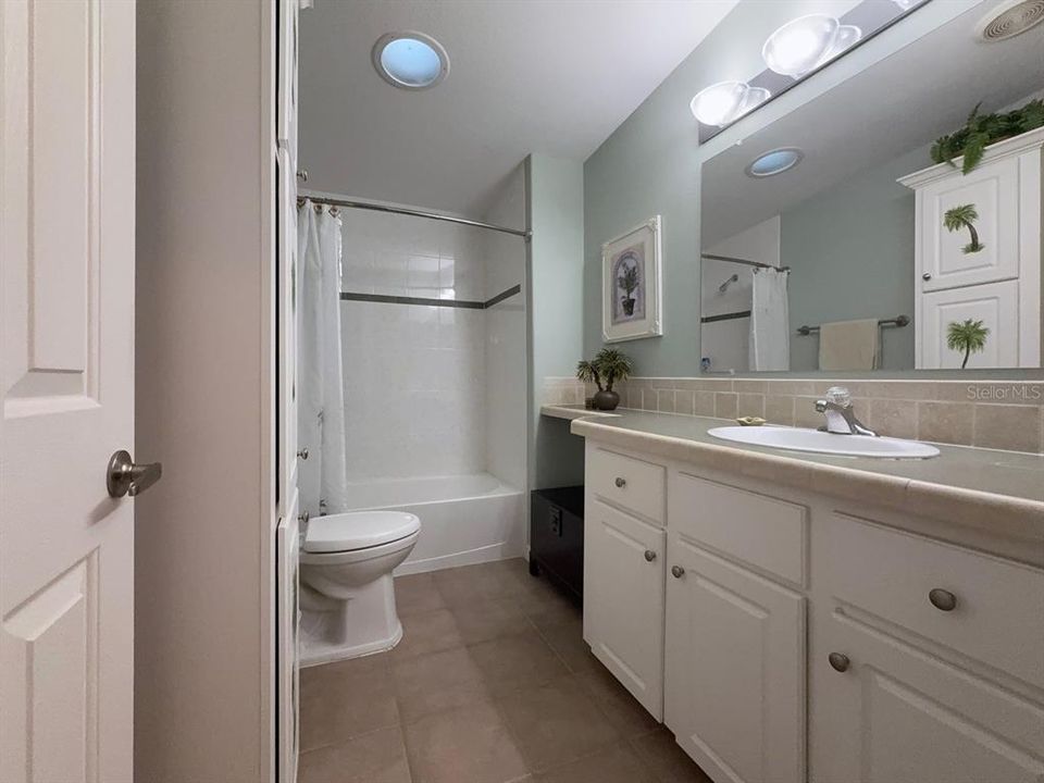 Active With Contract: $299,900 (3 beds, 3 baths, 1829 Square Feet)