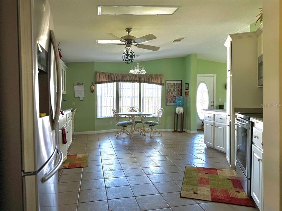 Active With Contract: $299,900 (3 beds, 3 baths, 1829 Square Feet)