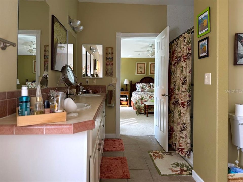 Active With Contract: $299,900 (3 beds, 3 baths, 1829 Square Feet)