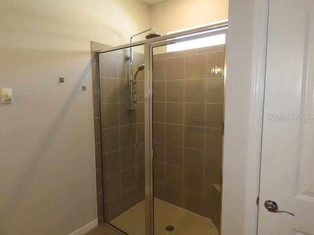 На продажу: $399,900 (4 спален, 2 ванн, 2068 Квадратных фут)