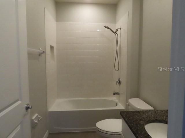 На продажу: $399,900 (4 спален, 2 ванн, 2068 Квадратных фут)