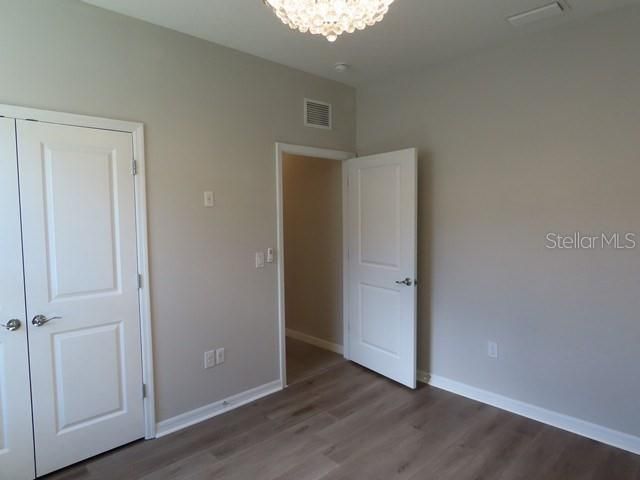 На продажу: $399,900 (4 спален, 2 ванн, 2068 Квадратных фут)