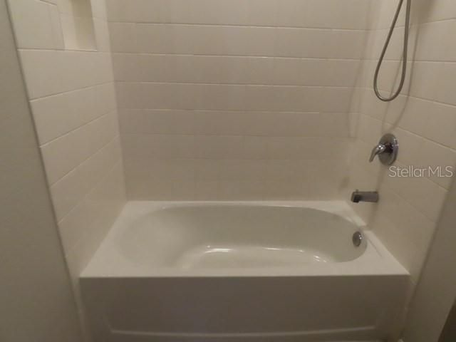 На продажу: $399,900 (4 спален, 2 ванн, 2068 Квадратных фут)