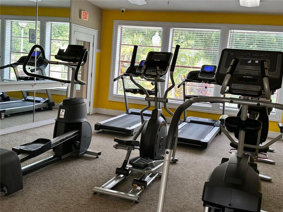 For Sale: $148,300 (2 beds, 2 baths, 962 Square Feet)