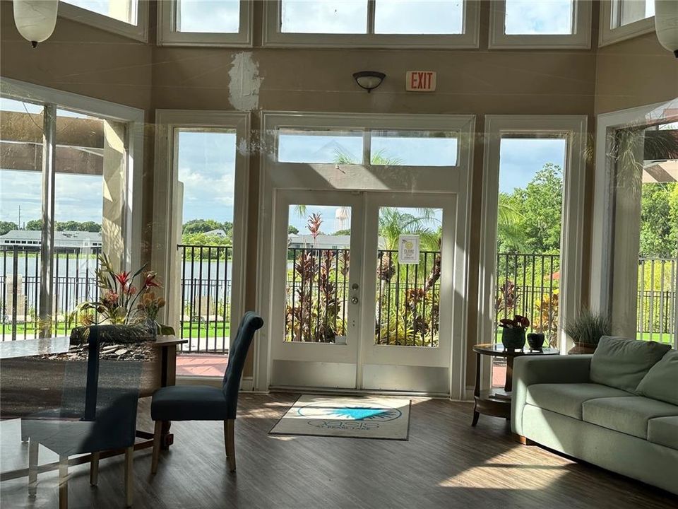 For Sale: $148,300 (2 beds, 2 baths, 962 Square Feet)