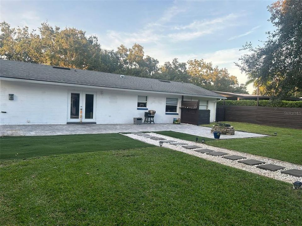 For Sale: $549,000 (3 beds, 2 baths, 1340 Square Feet)