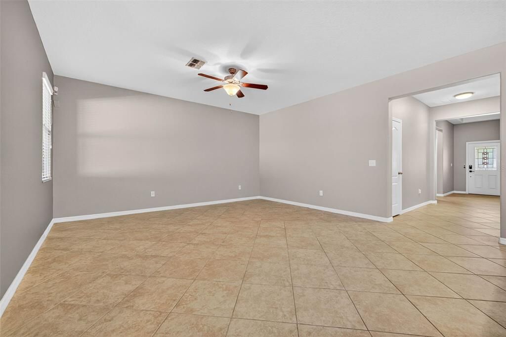 For Rent: $2,600 (3 beds, 2 baths, 1754 Square Feet)