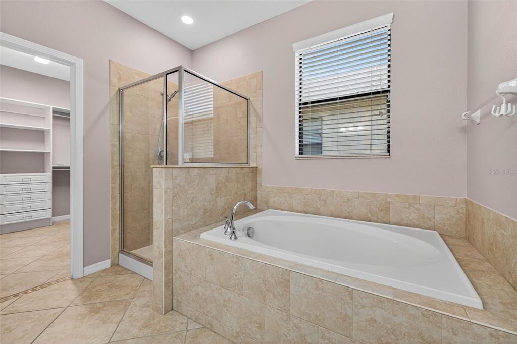 For Rent: $2,600 (3 beds, 2 baths, 1754 Square Feet)