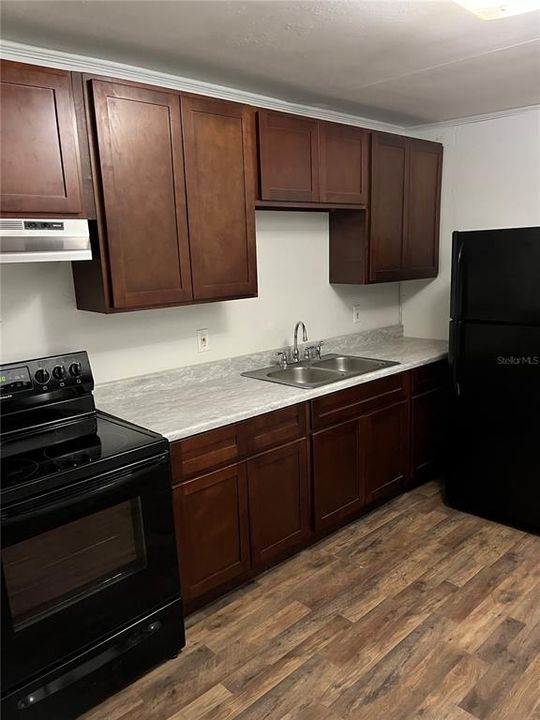 For Sale: $142,000 (2 beds, 1 baths, 502 Square Feet)
