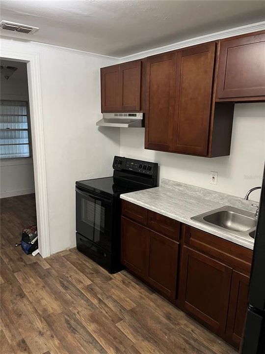 For Sale: $142,000 (2 beds, 1 baths, 502 Square Feet)