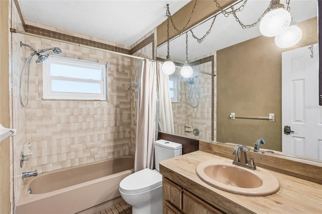 For Sale: $315,000 (3 beds, 2 baths, 1914 Square Feet)