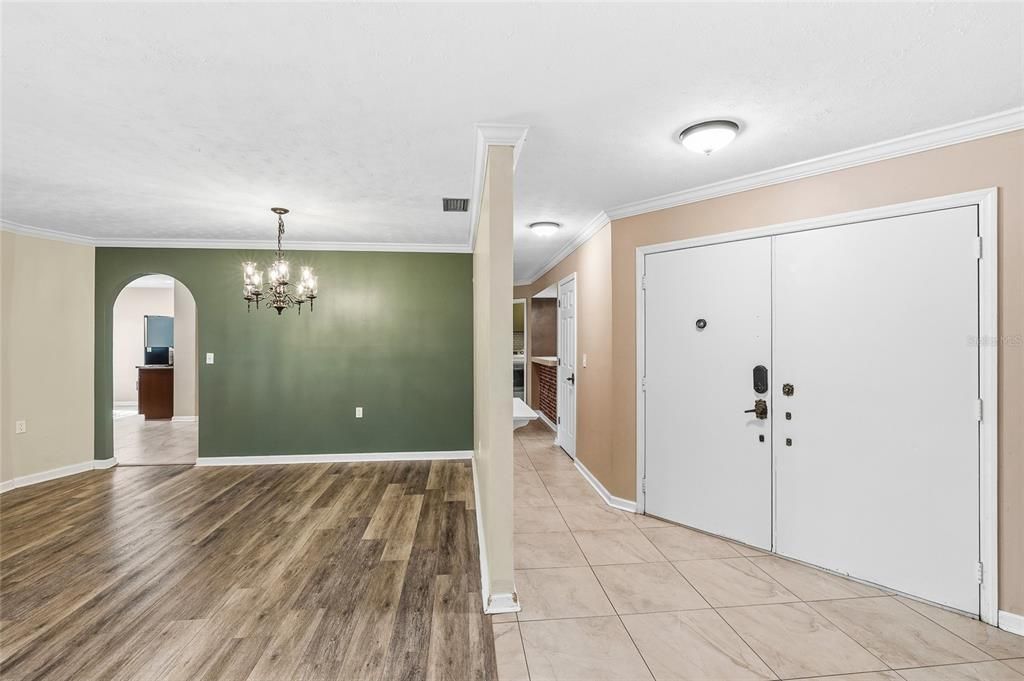 For Sale: $315,000 (3 beds, 2 baths, 1914 Square Feet)