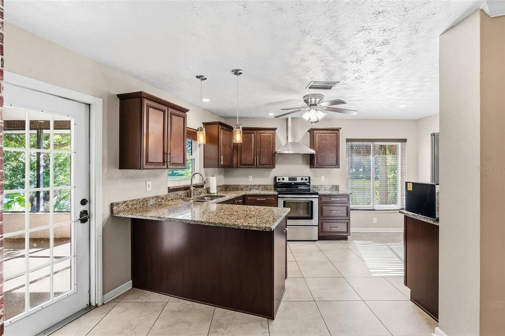 For Sale: $315,000 (3 beds, 2 baths, 1914 Square Feet)