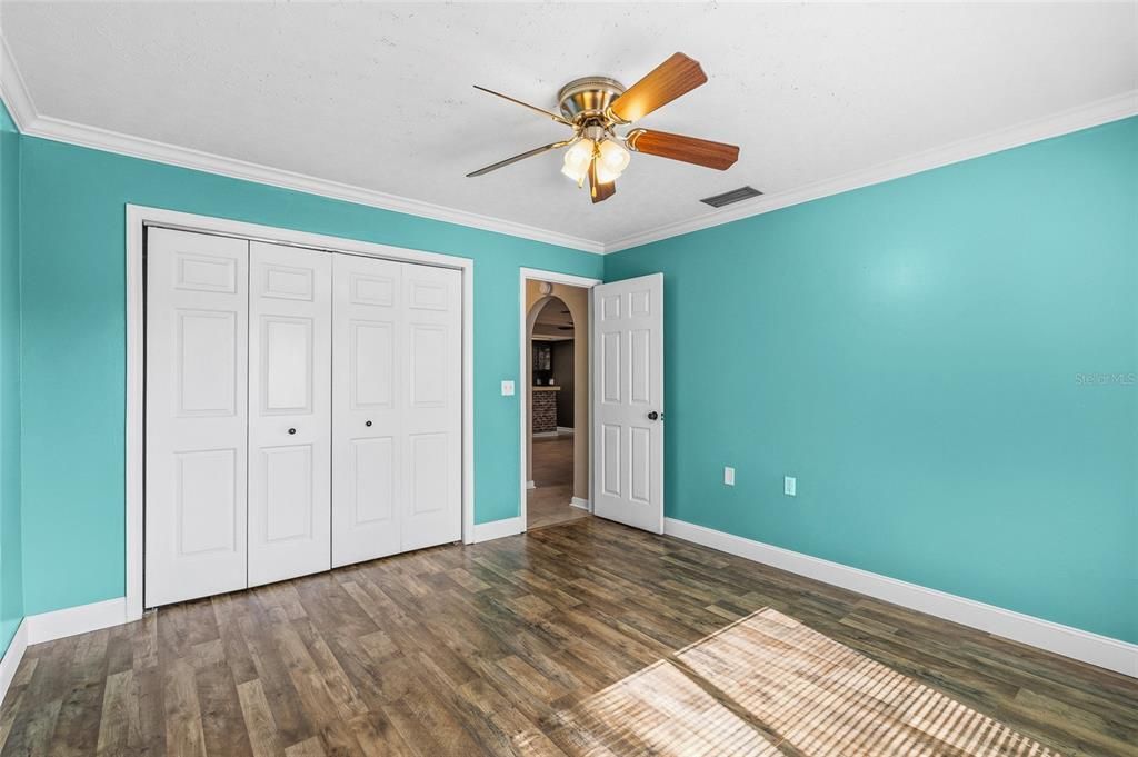 For Sale: $315,000 (3 beds, 2 baths, 1914 Square Feet)