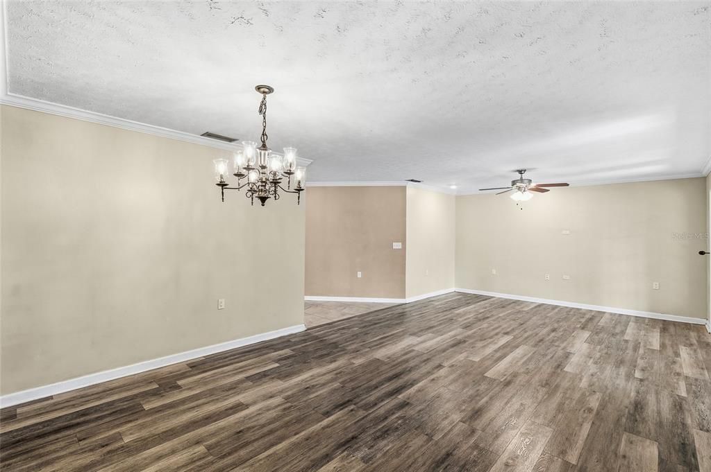 For Sale: $315,000 (3 beds, 2 baths, 1914 Square Feet)