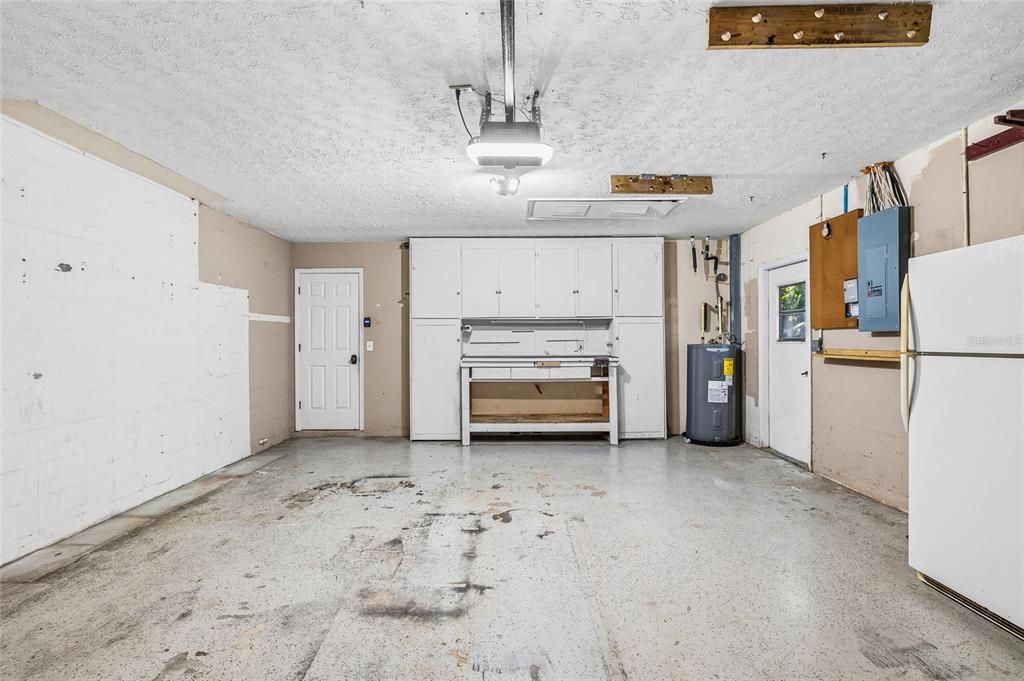 For Sale: $315,000 (3 beds, 2 baths, 1914 Square Feet)