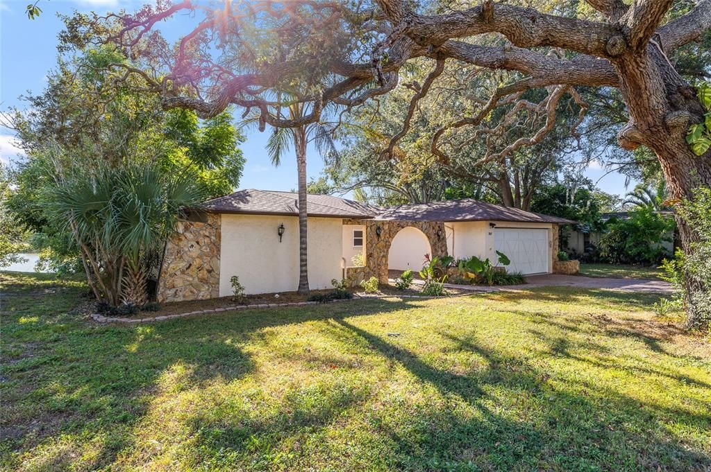 For Sale: $315,000 (3 beds, 2 baths, 1914 Square Feet)