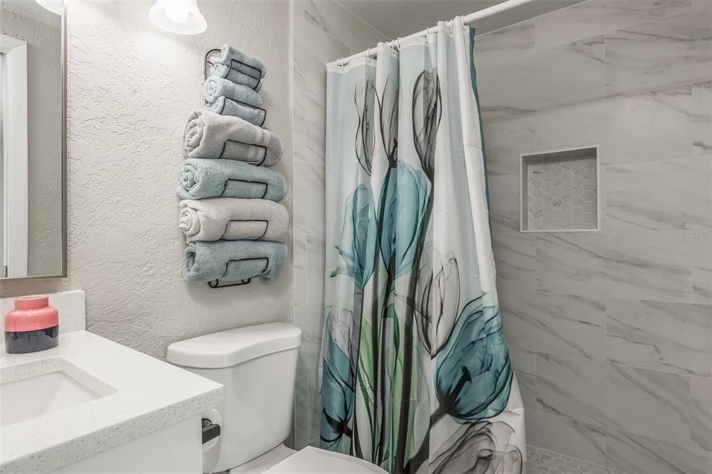 待售: $310,000 (3 贝兹, 2 浴室, 1298 平方英尺)