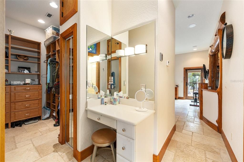 For Sale: $899,999 (3 beds, 4 baths, 4911 Square Feet)