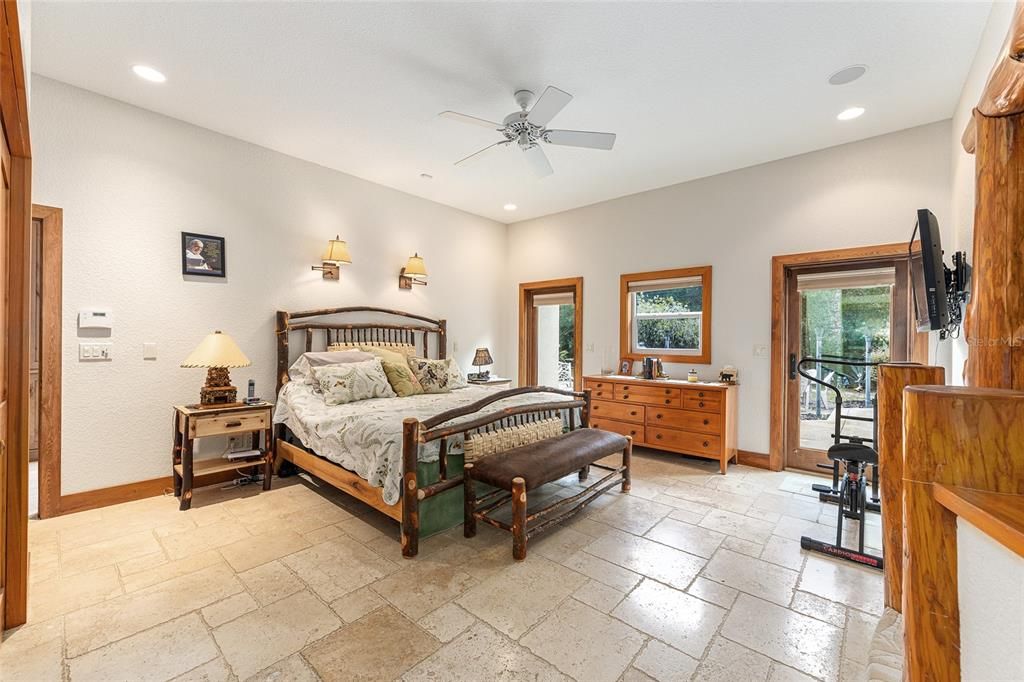 For Sale: $899,999 (3 beds, 4 baths, 4911 Square Feet)