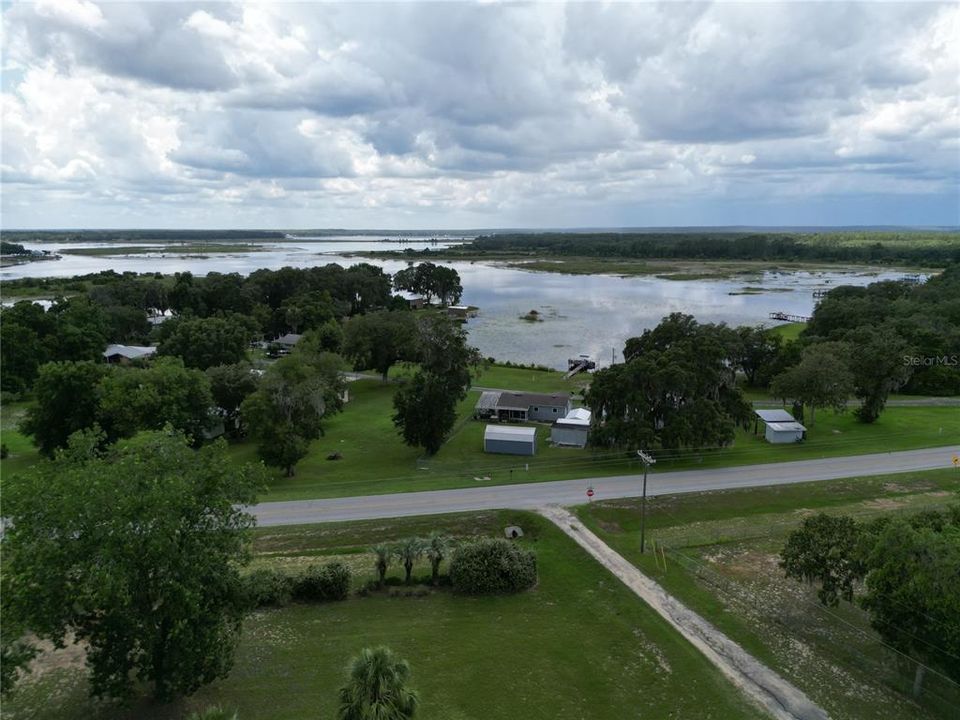 For Sale: $899,999 (3 beds, 4 baths, 4911 Square Feet)
