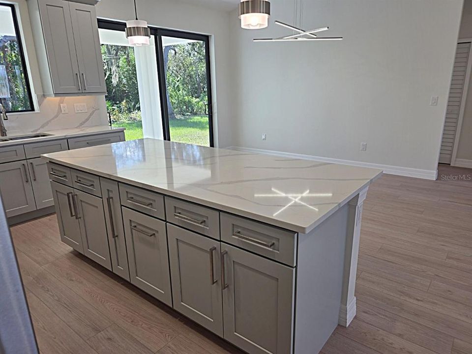 For Sale: $399,000 (3 beds, 2 baths, 1703 Square Feet)