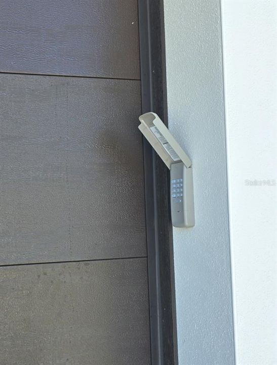 For Sale: $399,000 (3 beds, 2 baths, 1703 Square Feet)