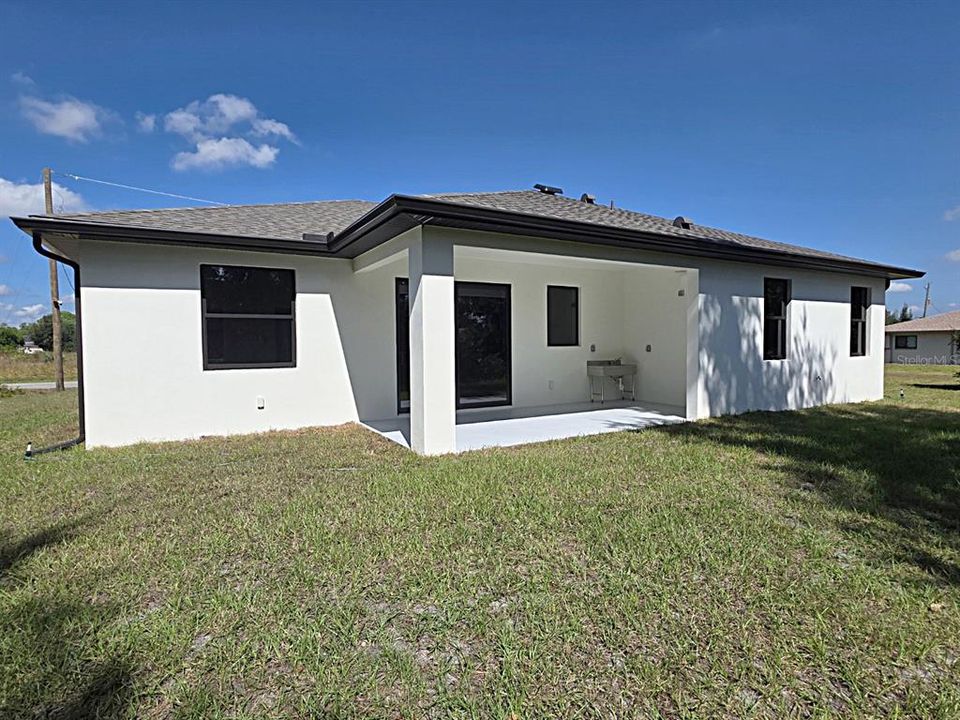 For Sale: $399,000 (3 beds, 2 baths, 1703 Square Feet)