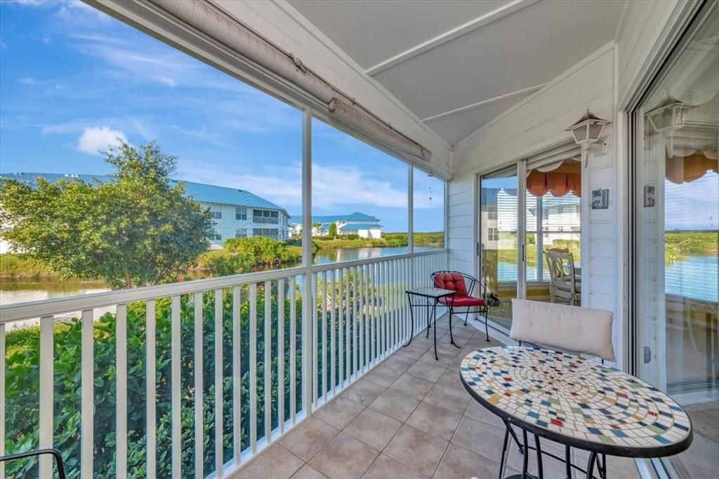 Под контрактом: $309,000 (2 спален, 2 ванн, 1185 Квадратных фут)