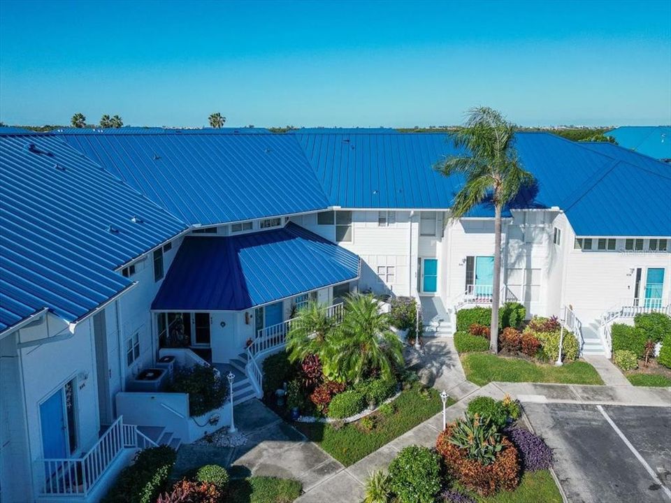 Под контрактом: $309,000 (2 спален, 2 ванн, 1185 Квадратных фут)