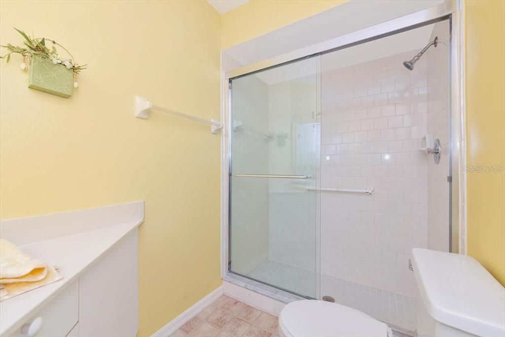 Под контрактом: $309,000 (2 спален, 2 ванн, 1185 Квадратных фут)