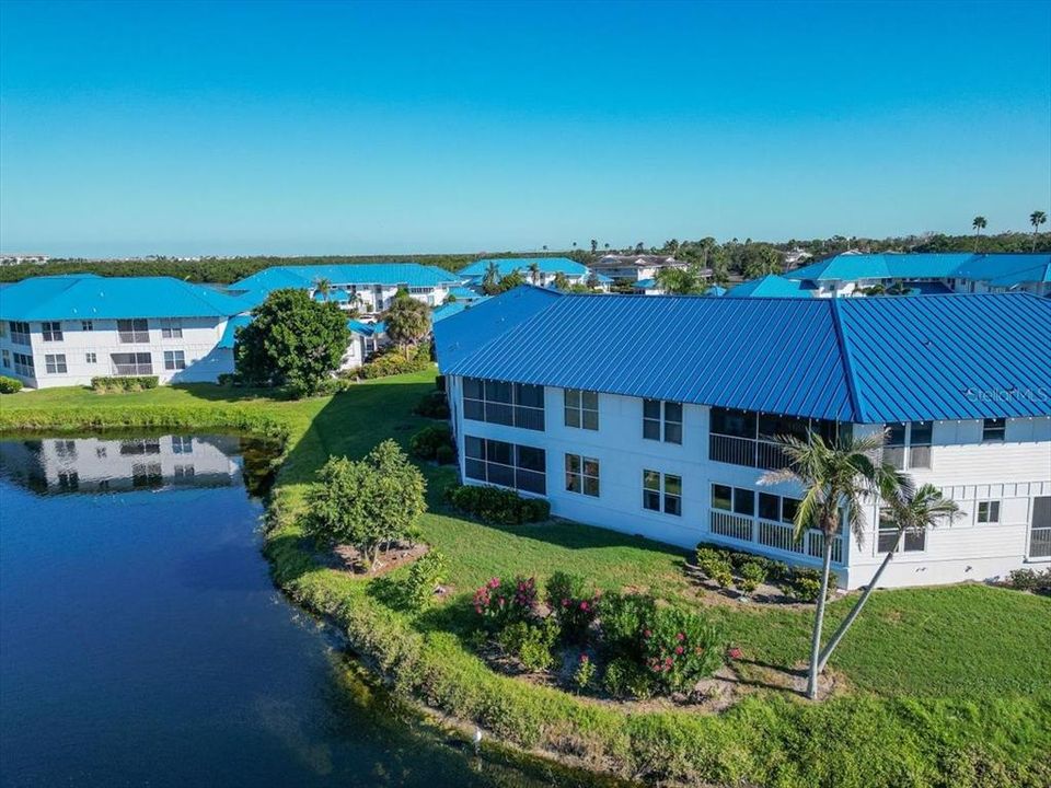 Под контрактом: $309,000 (2 спален, 2 ванн, 1185 Квадратных фут)