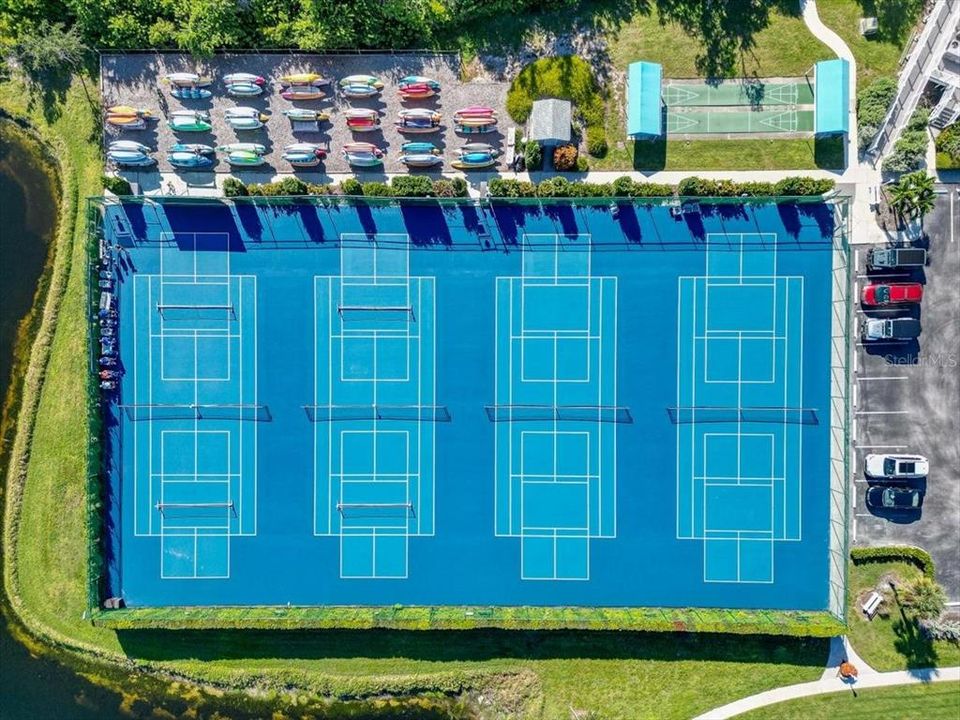 Под контрактом: $309,000 (2 спален, 2 ванн, 1185 Квадратных фут)