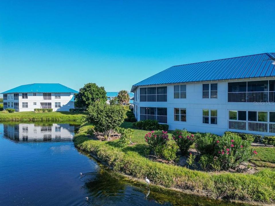 Под контрактом: $309,000 (2 спален, 2 ванн, 1185 Квадратных фут)